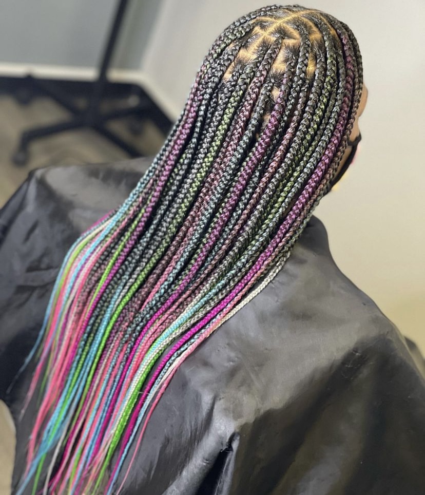 1. Multicoloured Knotless Braids