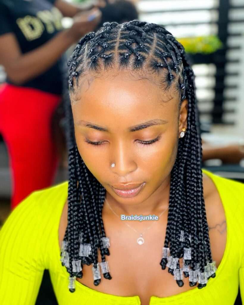 40+ Short Knotless Braids To Revamp Your Look [2023]