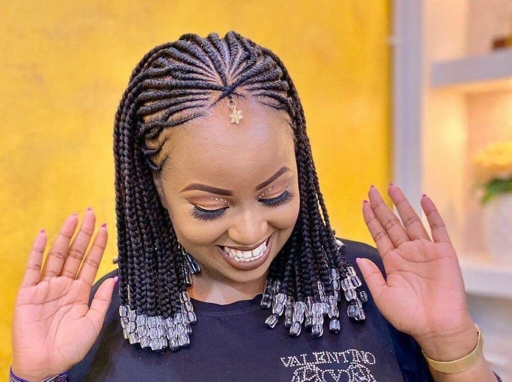 40+ Short Knotless Braids To Revamp Your Look [2024]