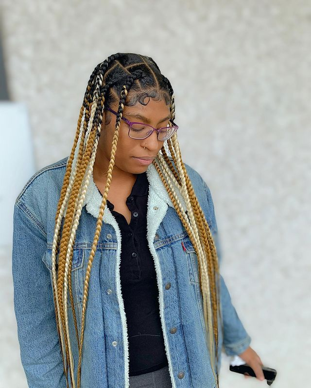 20. Honey & Platinum Duo Tone Knotless Braids