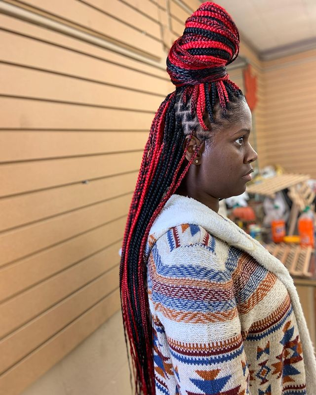 29. Streaked Black and Red Knotless Braids